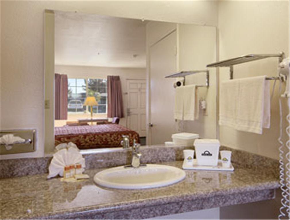 Days Inn Salinas Airport Phòng bức ảnh