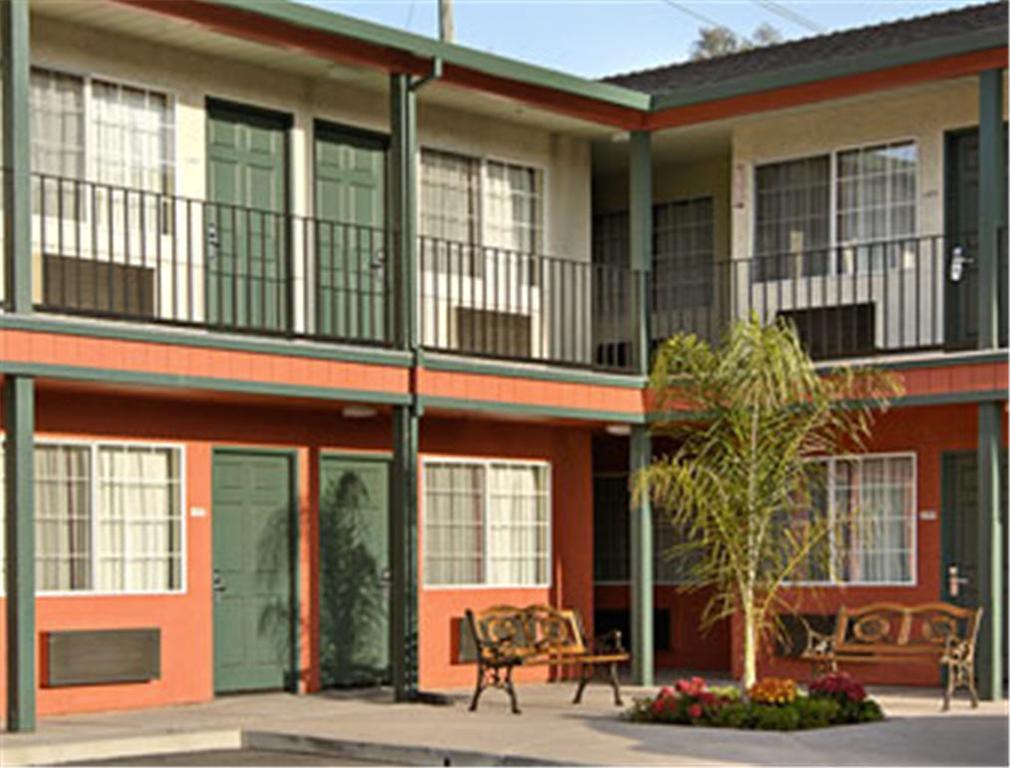 Days Inn Salinas Airport Ngoại thất bức ảnh